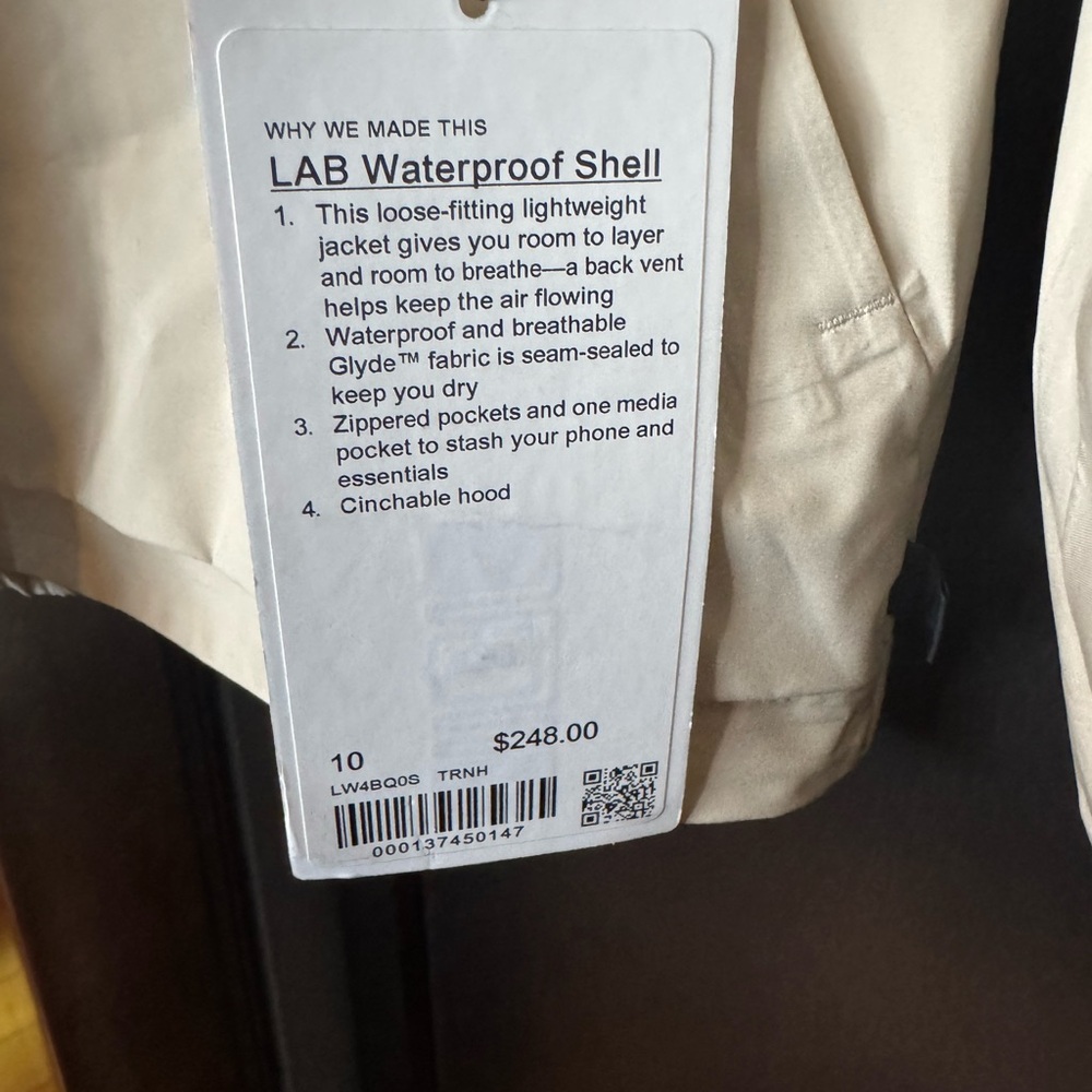 lululemon LAB Waterproof Shell - Picture 6 of 7